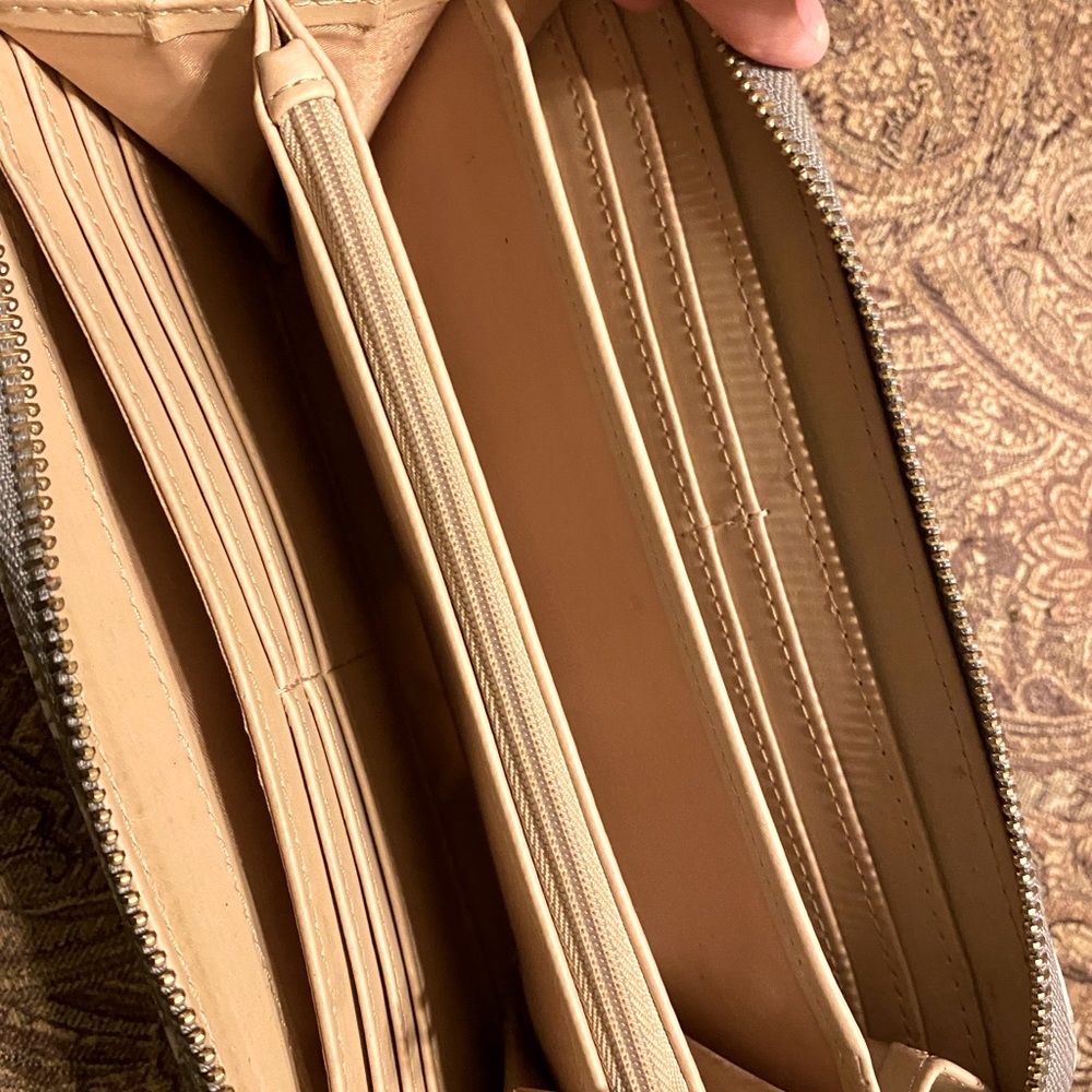 Guess Wallet